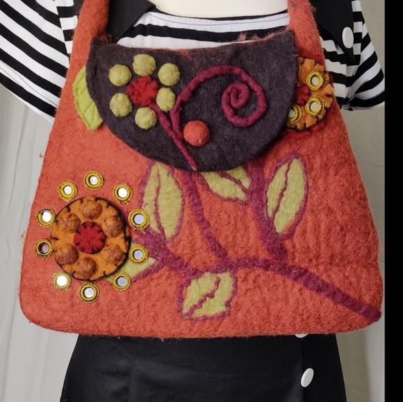 Nepalese Wool Felted Shoulder Bag - Picture 1 of 11
